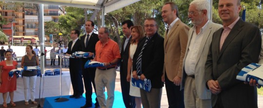 El Puerto Deportivo de Oropesa recibe su bandera azul de manos del President de la Generalitat