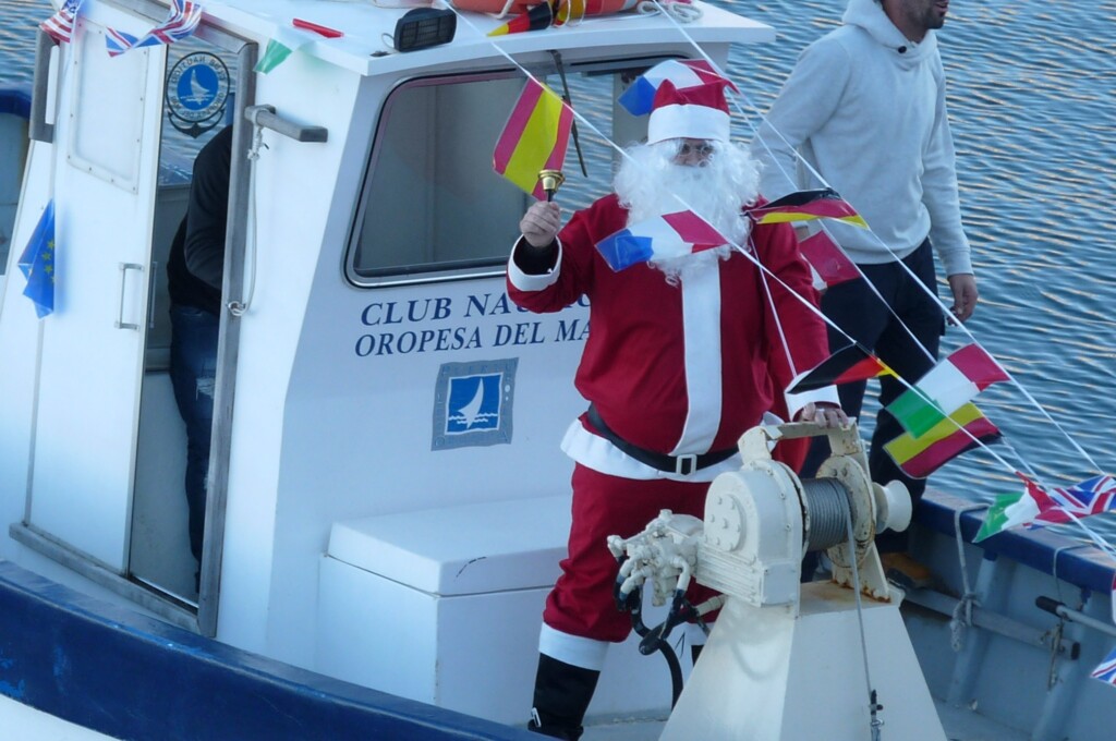 Papá Noel visitó el Puerto Deportivo de Oropesa