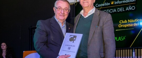 El presidente del Club Náutico recibe el premio a la noticia del año de Castellón Información